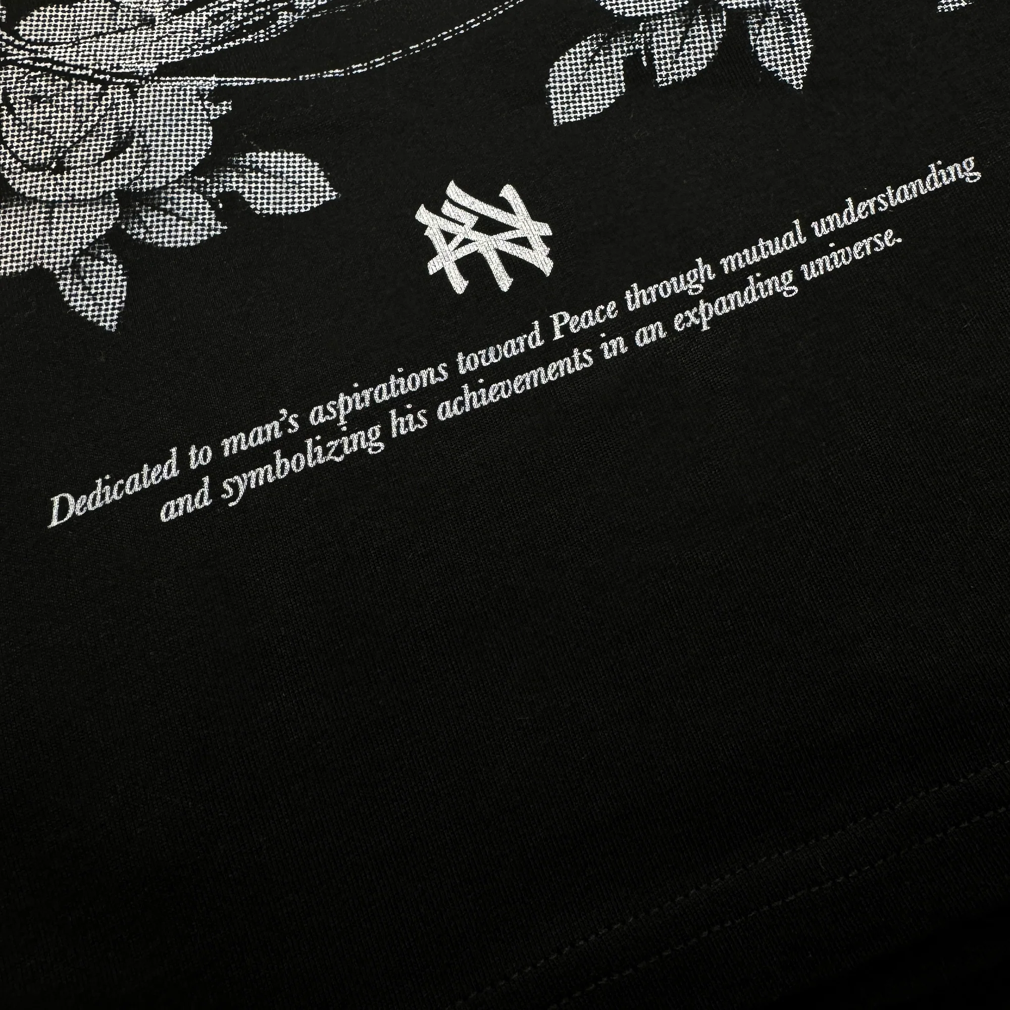 DREAM Queens Unisphere - Heavyweight T-Shirt - Image 3