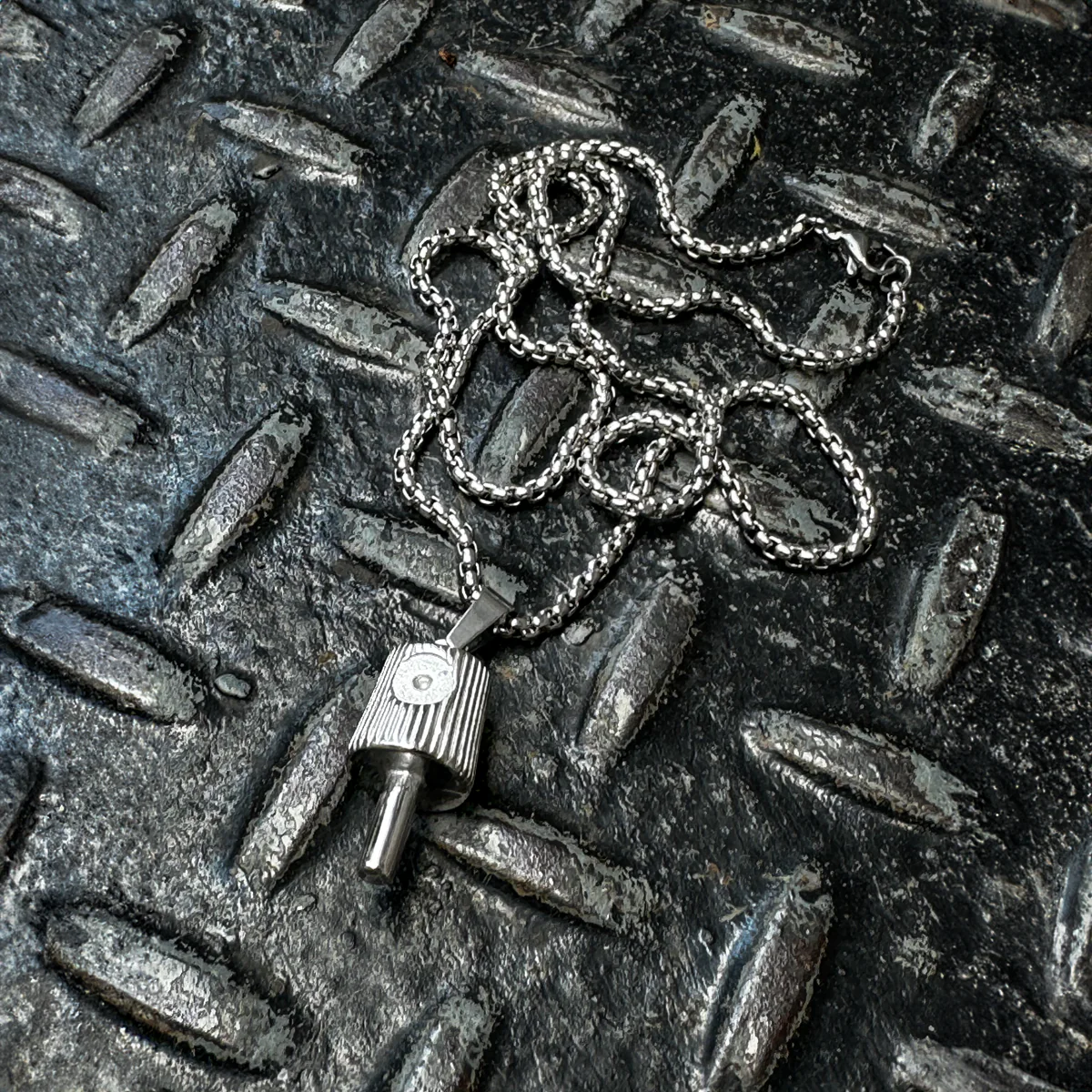 NY Fat Cap Silver Pendant - Box Link Chain Necklace - Image 4